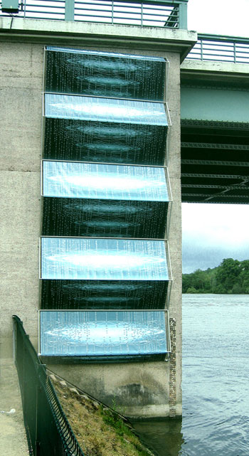 Cascade Fractale  - architecture mtallique, impression numrique sur bche - 400 cm x 800 cm x 60 cm- 2005