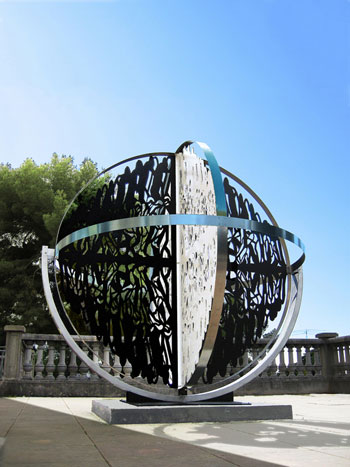  World  - sculpture fractale acier et aluminium en forme de sphre de 280 cm de diamtre.